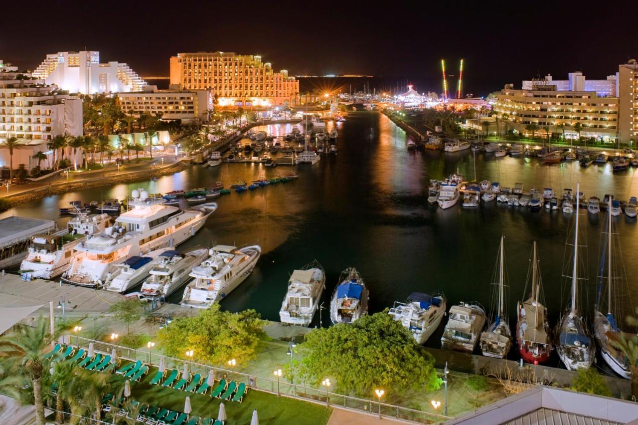 Vert Hotel Eilat By Afi Hotels Exterior foto Marina del Rey at night